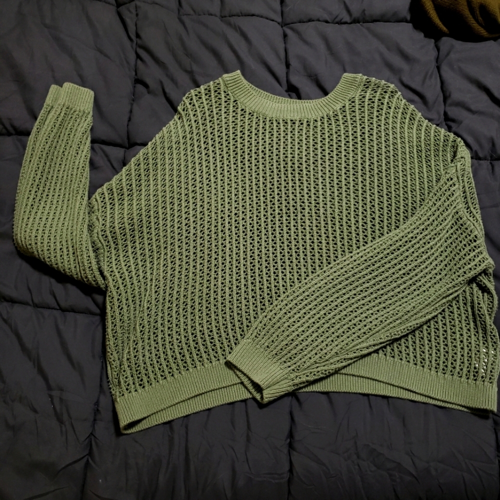 Knited green cropped sweater